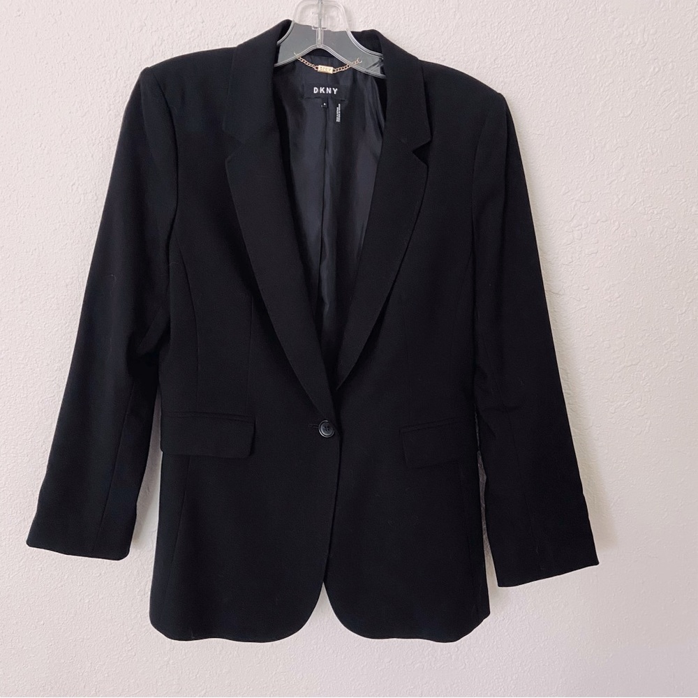 Classic DKNY Black Blazer Size 6